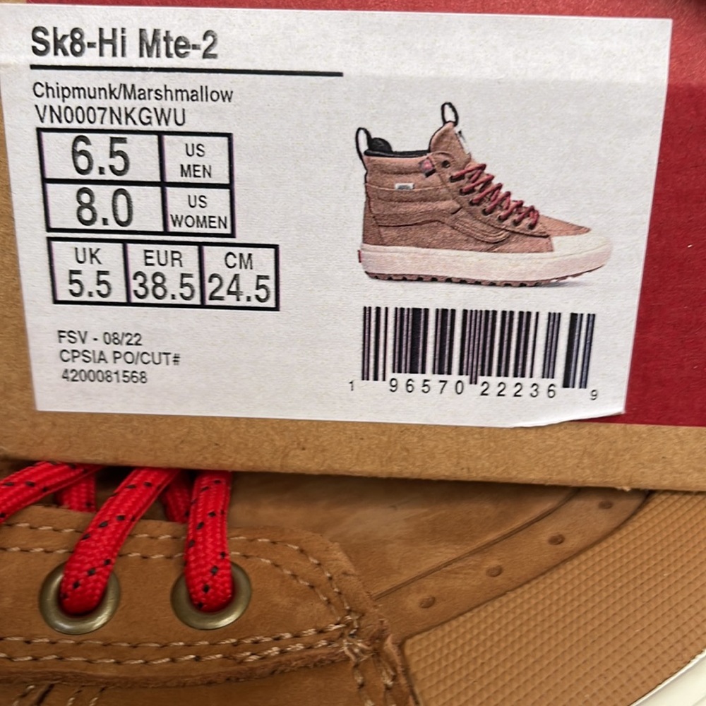 Vans Sk8-Hi Mte-2
Chipmunk/Marshmallow
VN0007NKGWU
WMNS boots - sneakers - Picture 16 of 16
